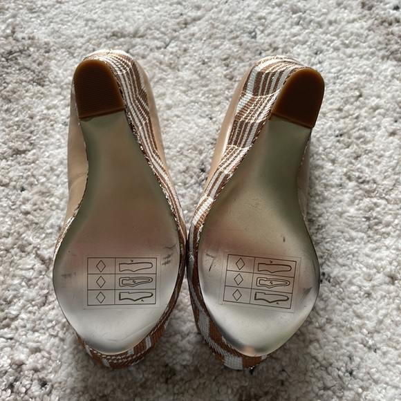 BEBE WEDGES! BRAND NEW!!! Metallic with Tan leather! Size: 6. Comes with Box! - Picture 13 of 17